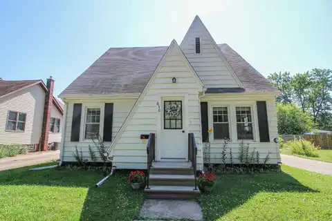 630 S Lincoln Avenue, Three Rivers, MI 49093