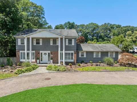 9 Lucille Lane, Dix Hills, NY 11746