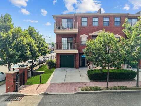 Apt A 2-22 Constitution Place, College Point, NY 11356