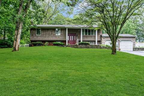 38 McArthur Lane, Smithtown, NY 11787