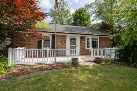 2113 Ridgeway Road, Jackson, MI 49203