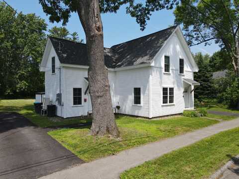 42 Hillside Road, Orono, ME 04473