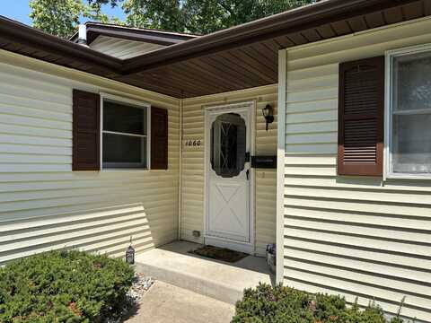 1060 Walnut Grove Drive, Norton Shores, MI 49441