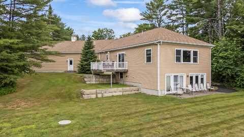 211 Augusta Road, Topsham, ME 04086