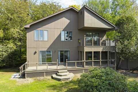 58 Roads End Road, Boothbay Harbor, ME 04538