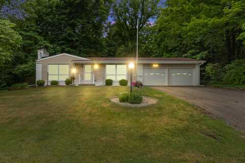 180 S Lake Doster Drive, Plainwell, MI 49080