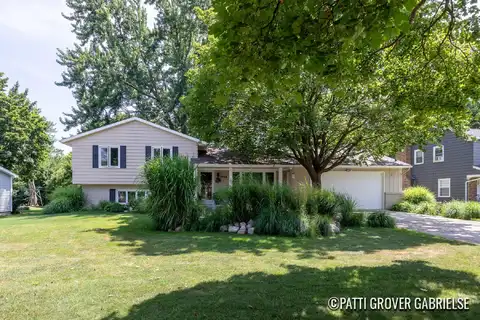 1830 Weymouth Drive SE, Grand Rapids, MI 49508