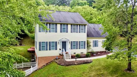 18 Chanticlear Road, BLUEFIELD, WV 24701