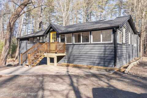 18 Country Club Lane, Woodstock, NY 12498