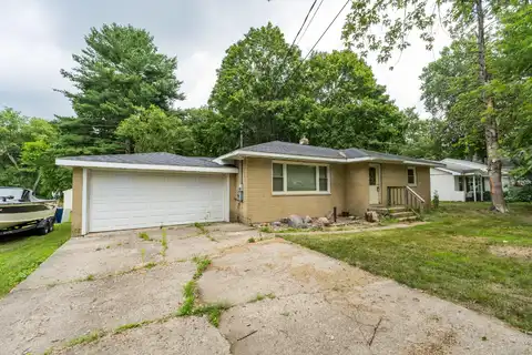 45412 86th Avenue, Decatur, MI 49045