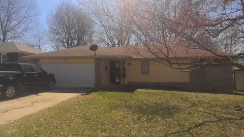 1334 E Nora Street, Springfield, MO 65803
