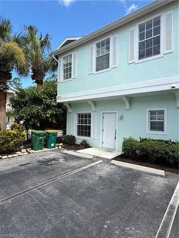 3305 Lisa, NAPLES, FL 34109