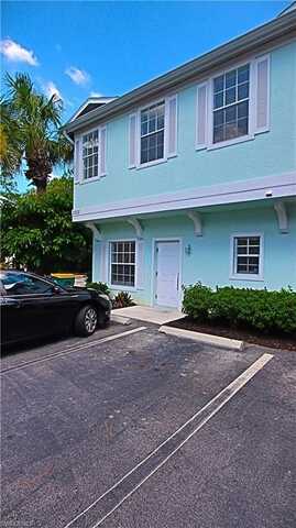 3305 Lisa, NAPLES, FL 34109
