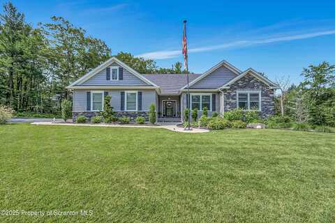 10 White Oak Way, Jefferson, PA 18436