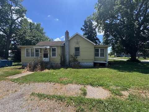 203 N Center Street, Colfax, IL 61728