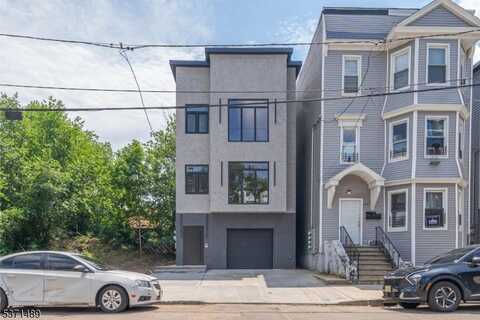 372 21st St, Irvington, NJ 07111