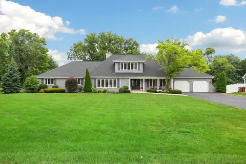 22w672 Elmwood Drive, Glen Ellyn, IL 60137