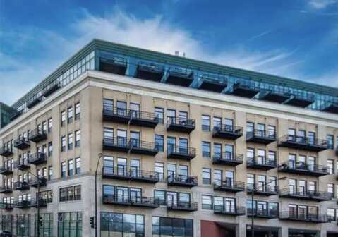1645 W OGDEN Avenue, Chicago, IL 60612