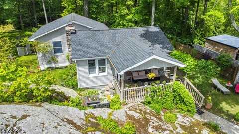36 Lake Shore Rd WEST, Hardyston, NJ 07460