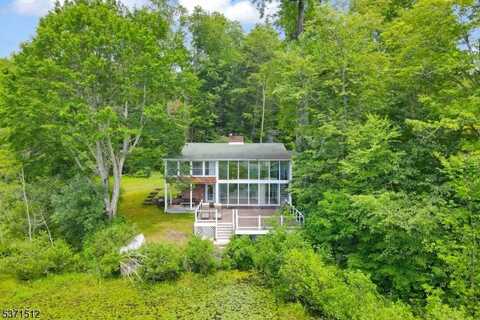 32 W Lakeside Ln, Hampton, NJ 07860