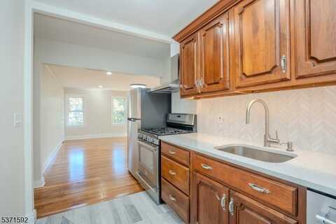 135 Main St, Chatham, NJ 07928