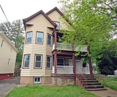 374 High St, Passaic, NJ 07055