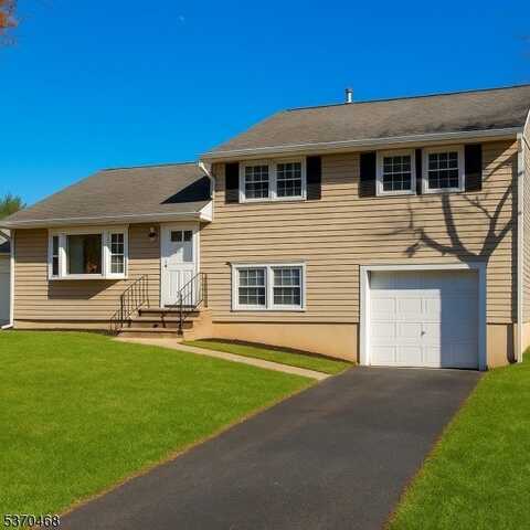 901 Crescent Dr, Rahway, NJ 07065