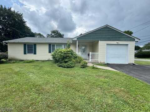 103 Connie Terrace, Hackettstown, NJ 07840