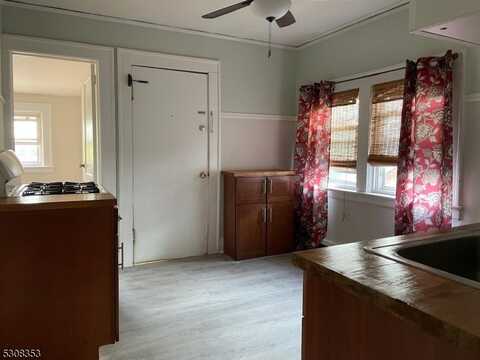28 Walnut Pkwy, Montclair, NJ 07042