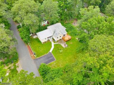 22 Elizabeth Rd, West Milford, NJ 07421