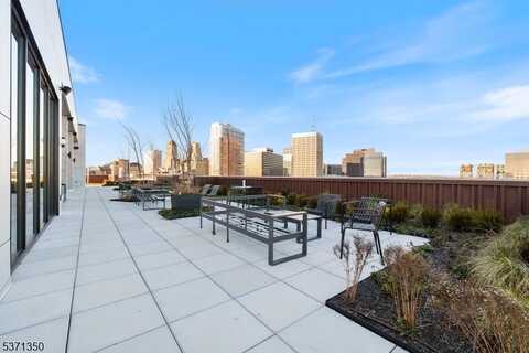 65 Mcwhorter St, Newark, NJ 07105