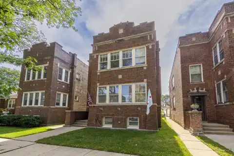 6712 N Maplewood Avenue, Chicago, IL 60645