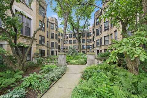 1219 W Lunt Avenue, Chicago, IL 60626