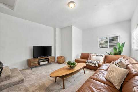 4371 S 200 W, Washington Terrace, UT 84405