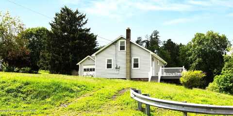 10 E County Road, Sugarloaf, PA 18249