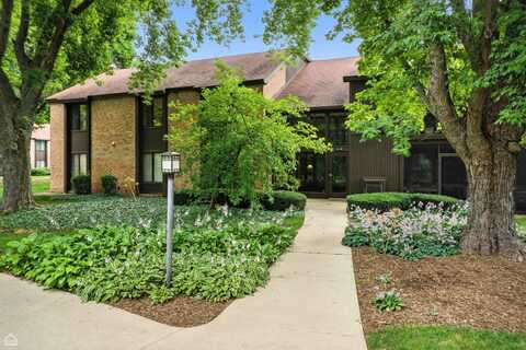 740 Saint Andrews Lane, Crystal Lake, IL 60014