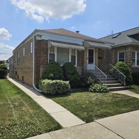 5823 W Addison Street, Chicago, IL 60634