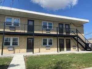 5500 W 55th Street, Chicago, IL 60638