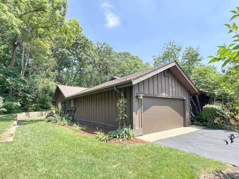 42w396 Hawthorne Court, Saint Charles, IL 60175
