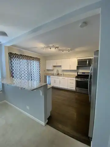 552 Alton Court, Carol Stream, IL 60188