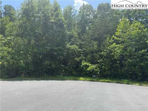 1047 Williamsburg Drive, Lenoir, NC 28645