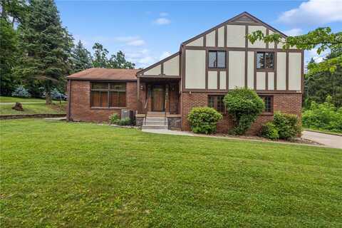 982 Braddock Rd, Hillsboro, PA 15221