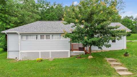 1021 Beechnut St, Derry, PA 15084