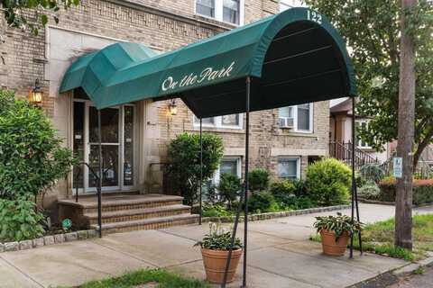 122 WEST 39TH ST, Bayonne, NJ 07302