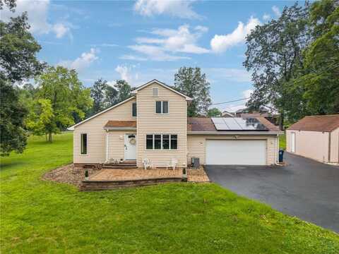 110 Four Seasons Ln, Irwin, PA 15642