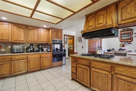 2828 W Avenue O8, Palmdale, CA 93551