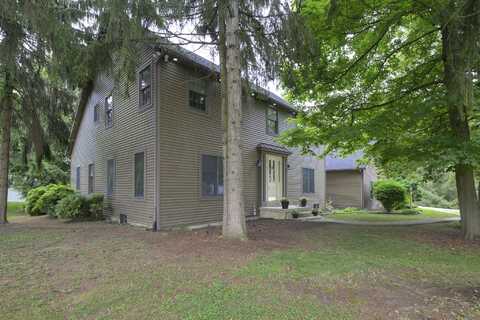 1316 Woodglen Circle, Bellefontaine, OH 43311