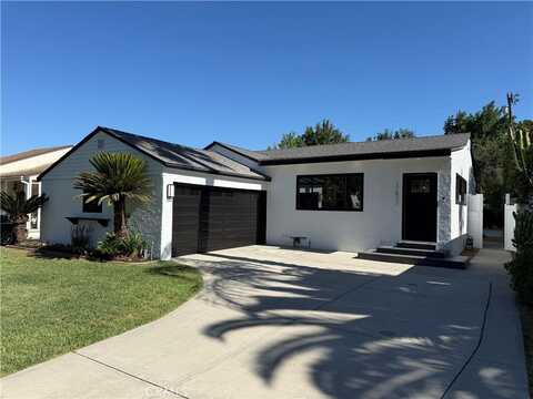 17532 Hamlin Street, Lake Balboa, CA 91406