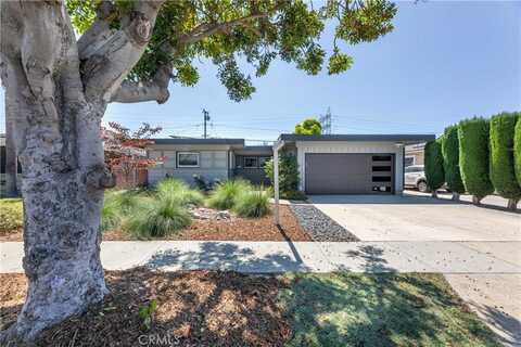 2054 Pattiz Avenue, Long Beach, CA 90815