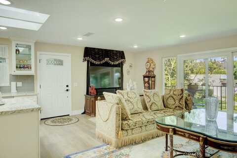 271 Avenida Sevilla, Laguna Woods, CA 92637